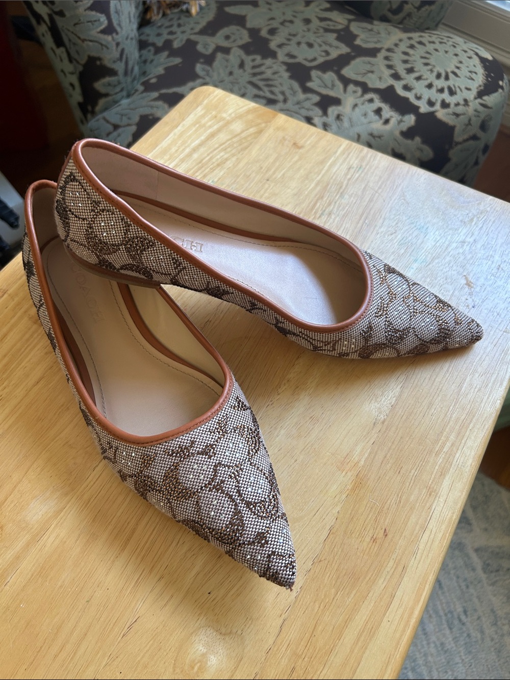 Coach Women's Pointed Toe Signature Crystal Jacquard Ballet Flat Brown size 8